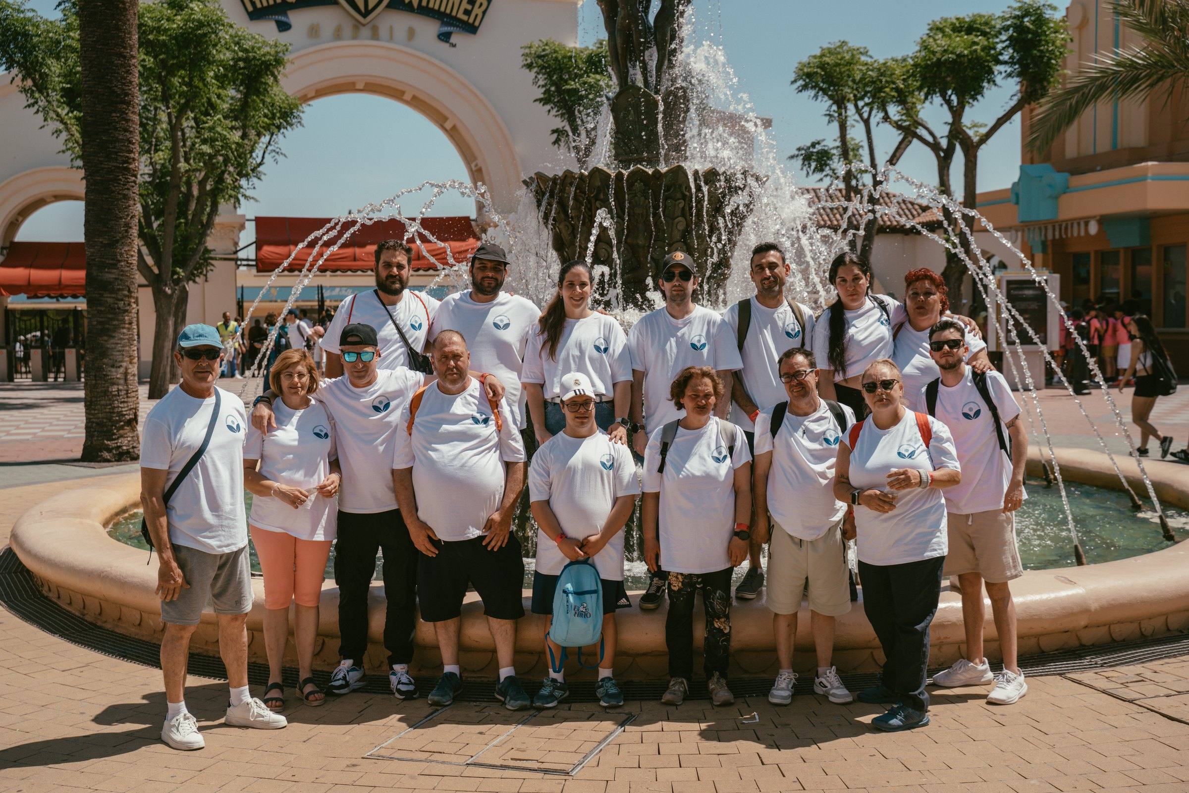 Equipo de la Fundación en Parque Warner Madrid